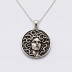 Medusa Madalyon Kolye Ucu – ürün fotoğrafı